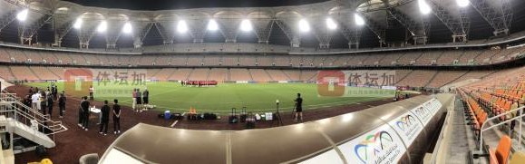 开云体育官网-沙特开球气温32度！球场满座+通风效果差温度更高