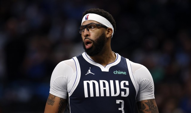 浓眉独行侠生涯至今只打了29场 场均20.2分10.8篮板1.8盖帽